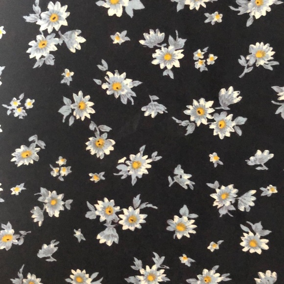 🌺SUPA CUTE FLOWERED DRESS🥰😻 - Picture 2 of 4